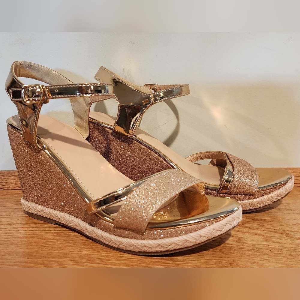 Elegant Gold Wedge Sandals
